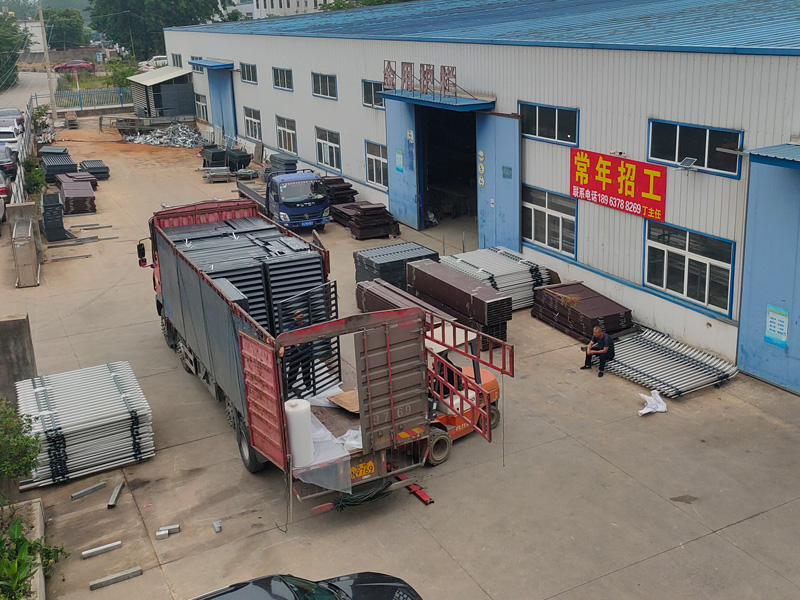 2023年5月26日鋁合金百葉窗裝車發貨！