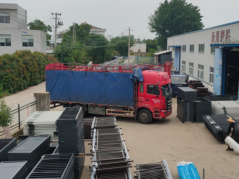 2023年6月8日鋅鋼落地窗欄桿裝車發(fā)貨! 2023年6月8日鋅鋼落地窗欄桿裝車發(fā)貨!