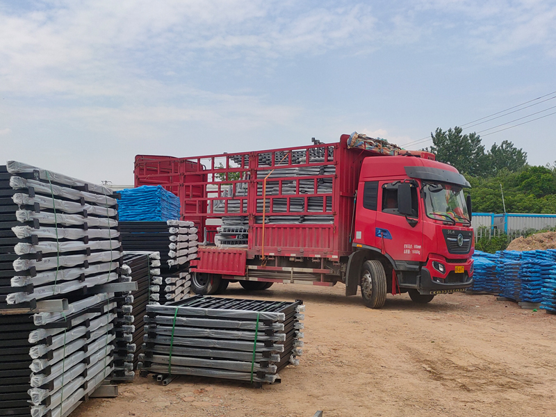 2023年6月9日陽臺(tái)護(hù)窗欄桿裝車發(fā)貨! 2023年6月9日陽臺(tái)護(hù)窗欄桿裝車發(fā)貨!