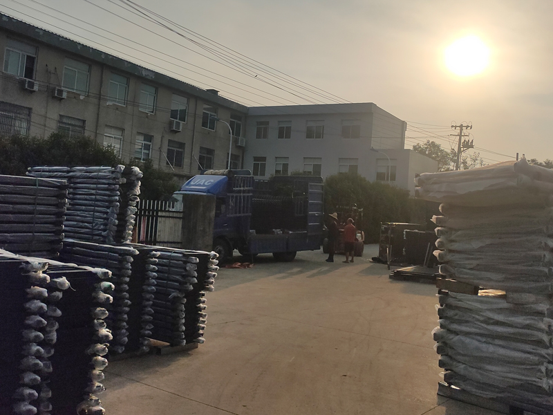 2023年6月20日鋅鋼圍墻護(hù)欄裝車發(fā)貨！