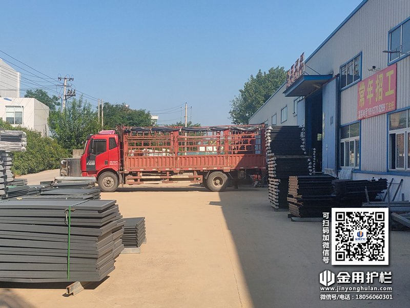 2023年8月7日鋅鋼百葉窗裝車發貨！