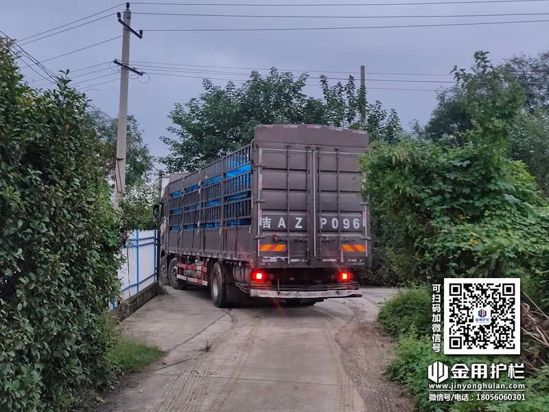 2023年9月15日鋅鋼陽臺護欄裝車發(fā)貨！