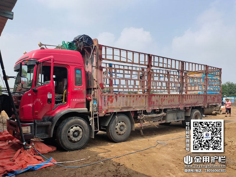 2023年9月27日鋅鋼百葉窗裝車發(fā)貨！