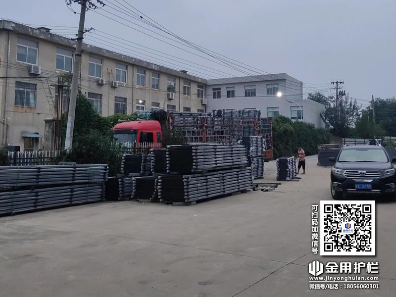 2023年10月7日鋅鋼陽臺(tái)欄桿裝車發(fā)貨! 2023年10月7日鋅鋼陽臺(tái)欄桿裝車發(fā)貨!