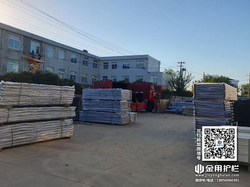 2023年11月6日鋅鋼圍墻護欄裝車發(fā)貨！