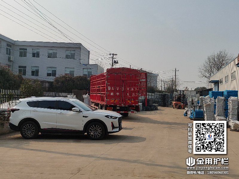 2024年3月16日鋅鋼連廊護欄裝車發貨！