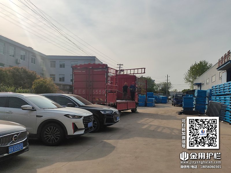 2024年4月11日鋅鋼百葉窗裝車發(fā)貨！