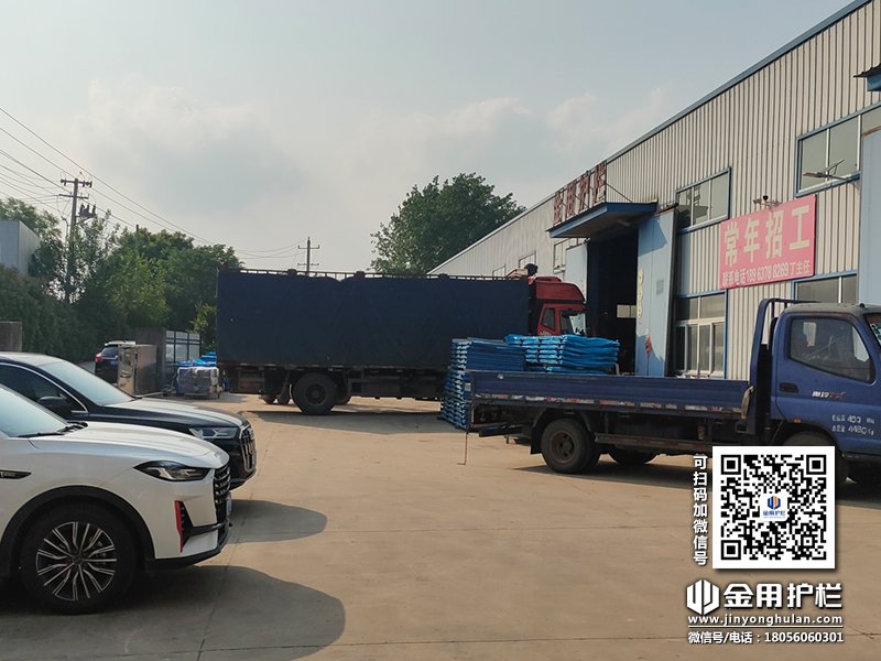 2024年5月6日鋅鋼飄窗欄桿裝車發(fā)貨！