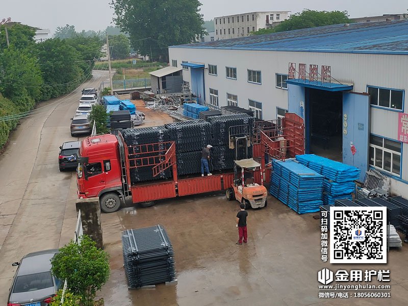 2024年5月11日鋅鋼圍墻護(hù)欄裝車發(fā)貨! 2024年5月11日鋅鋼圍墻護(hù)欄裝車發(fā)貨!