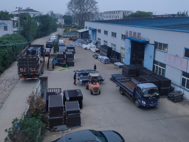 2024年10月17日鋅鋼圍墻護欄裝車發貨！