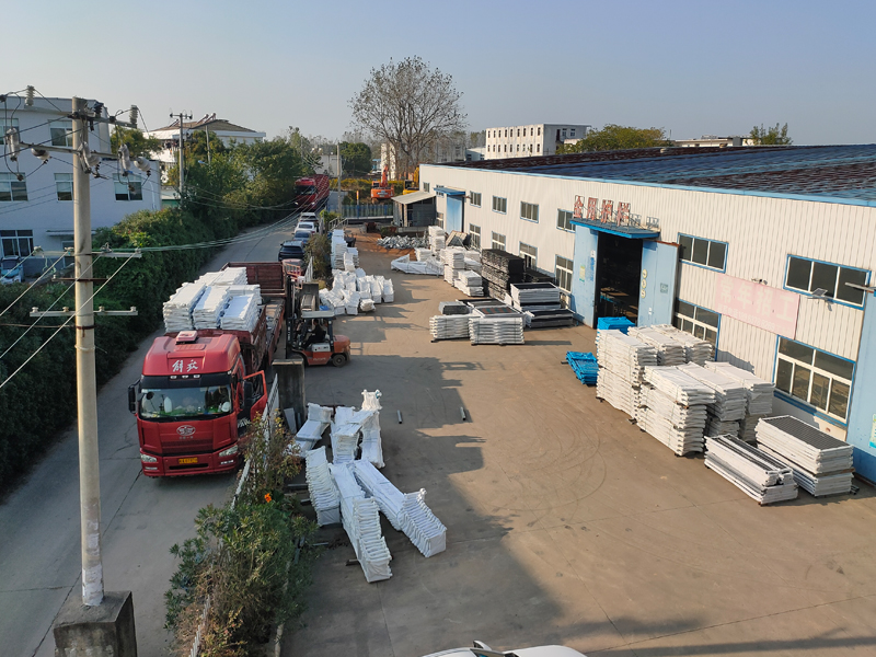 2024年11月4日鋅鋼飄窗欄桿裝車發貨！