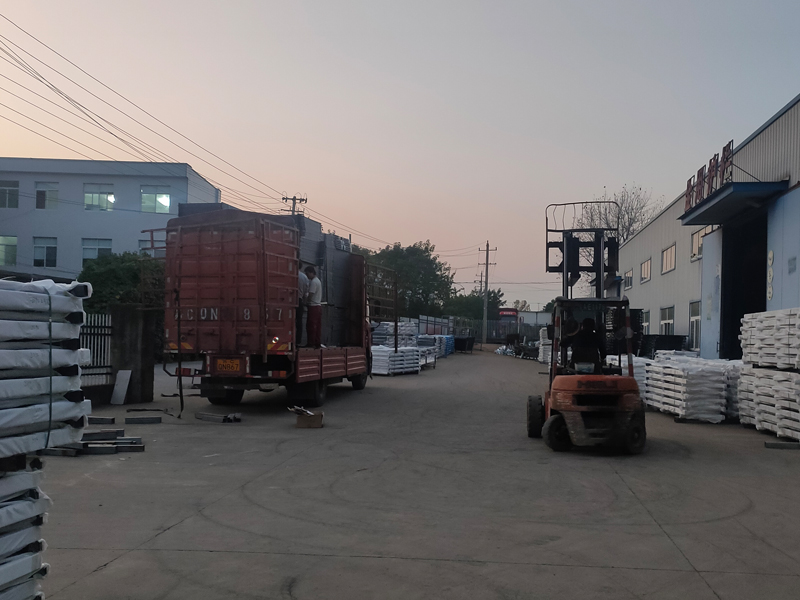 2024年11月14日鋅鋼護窗欄桿裝車發貨！