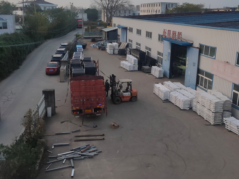 2024年11月23日鋅鋼護(hù)窗欄桿裝車發(fā)貨! 2024年11月23日鋅鋼護(hù)窗欄桿裝車發(fā)貨!