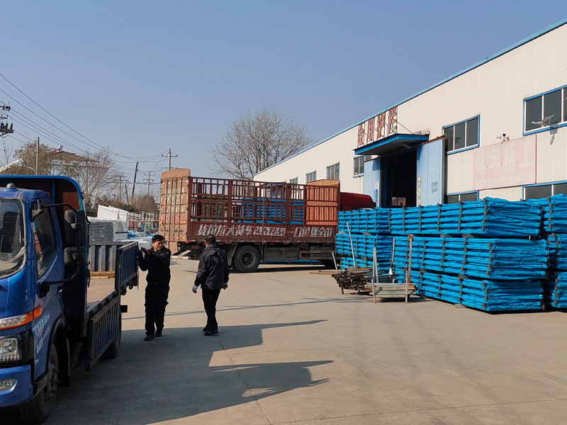 2024年12月18日鋅鋼百葉窗裝車發貨！