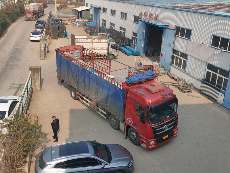 2025年2月28日鋅鋼組裝護欄裝車發(fā)貨！