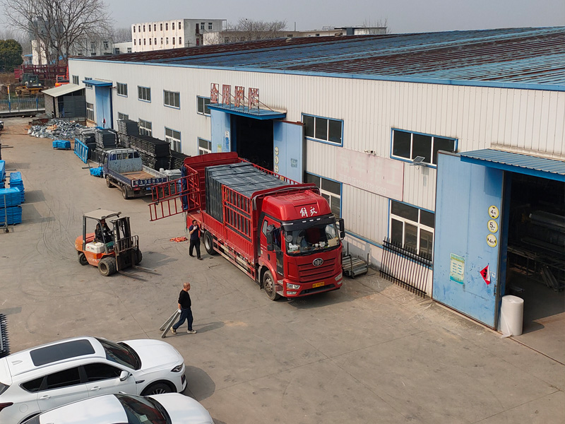 2025年3月8日鋁合金百葉窗裝車發貨！