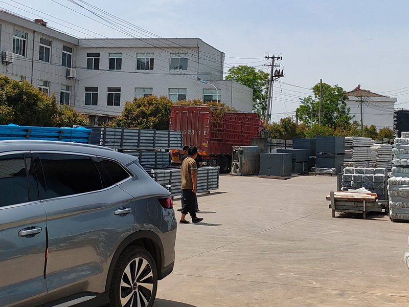 2025年4月23日小區鋅鋼欄桿裝車發貨! 2025年4月23日小區鋅鋼欄桿裝車發貨!