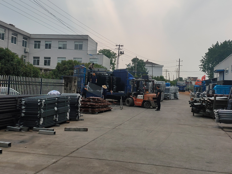 2025年6月3日鋅鋼圍墻護欄裝車發貨！