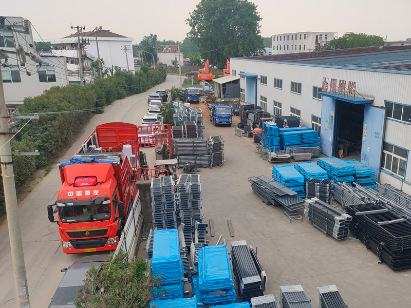 2025年6月11日鋁合金百葉窗裝車發(fā)貨! 2025年6月11日鋁合金百葉窗裝車發(fā)貨!