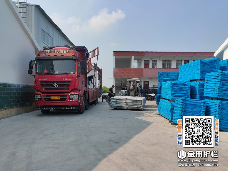 2025年8月5日鋅鋼陽臺護欄裝車發貨！