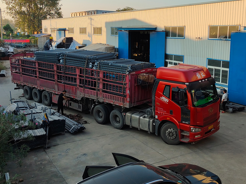 2025年9月26日鋅鋼圍墻護欄裝車發貨! 2025年9月26日鋅鋼圍墻護欄裝車發貨!