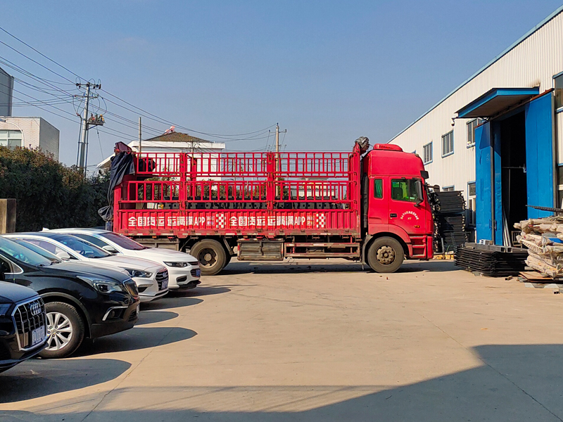 2025年11月19日鋅鋼百葉窗裝車發貨！