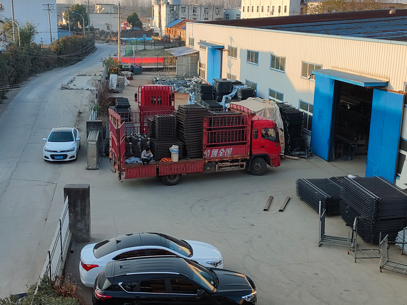 2025年12月5日鋅鋼護窗欄桿裝車發貨！